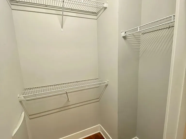 20 E Broad St — Photo 15