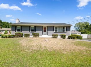 53 Soljer Dr, Waterford, CT 06385