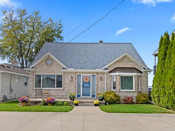 7804 Anchor Bay Dr, Clay, MI 48001