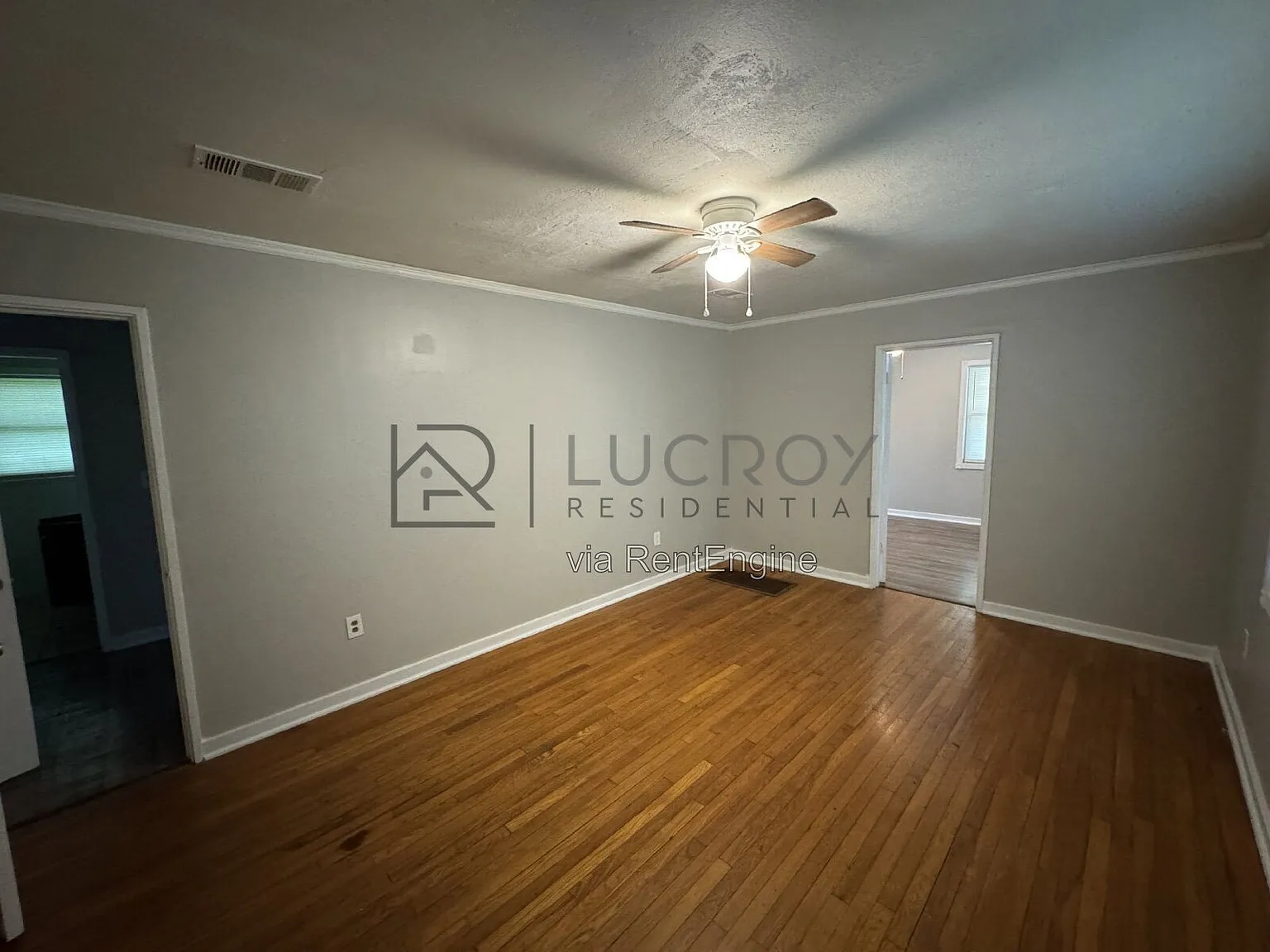 3 bed, 1.0 bath, 1112 sqft, $1,200 — Photo 3