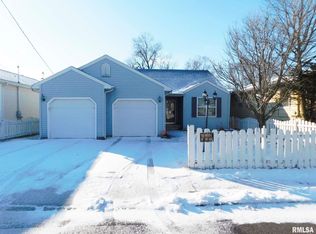 310 E Corrington Ave, Peoria, IL
