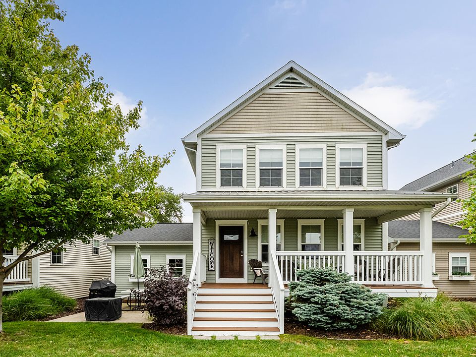 1st image of 585 Beachwood Path