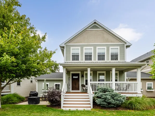 585 Beachwood Path, Benton Harbor, MI 49022