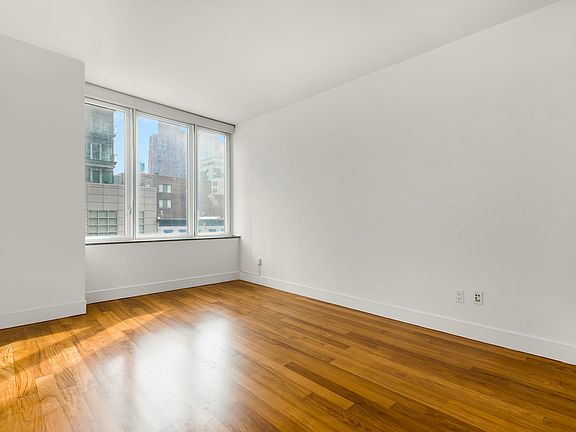 2nd image of 250 E 53rd St APT 606