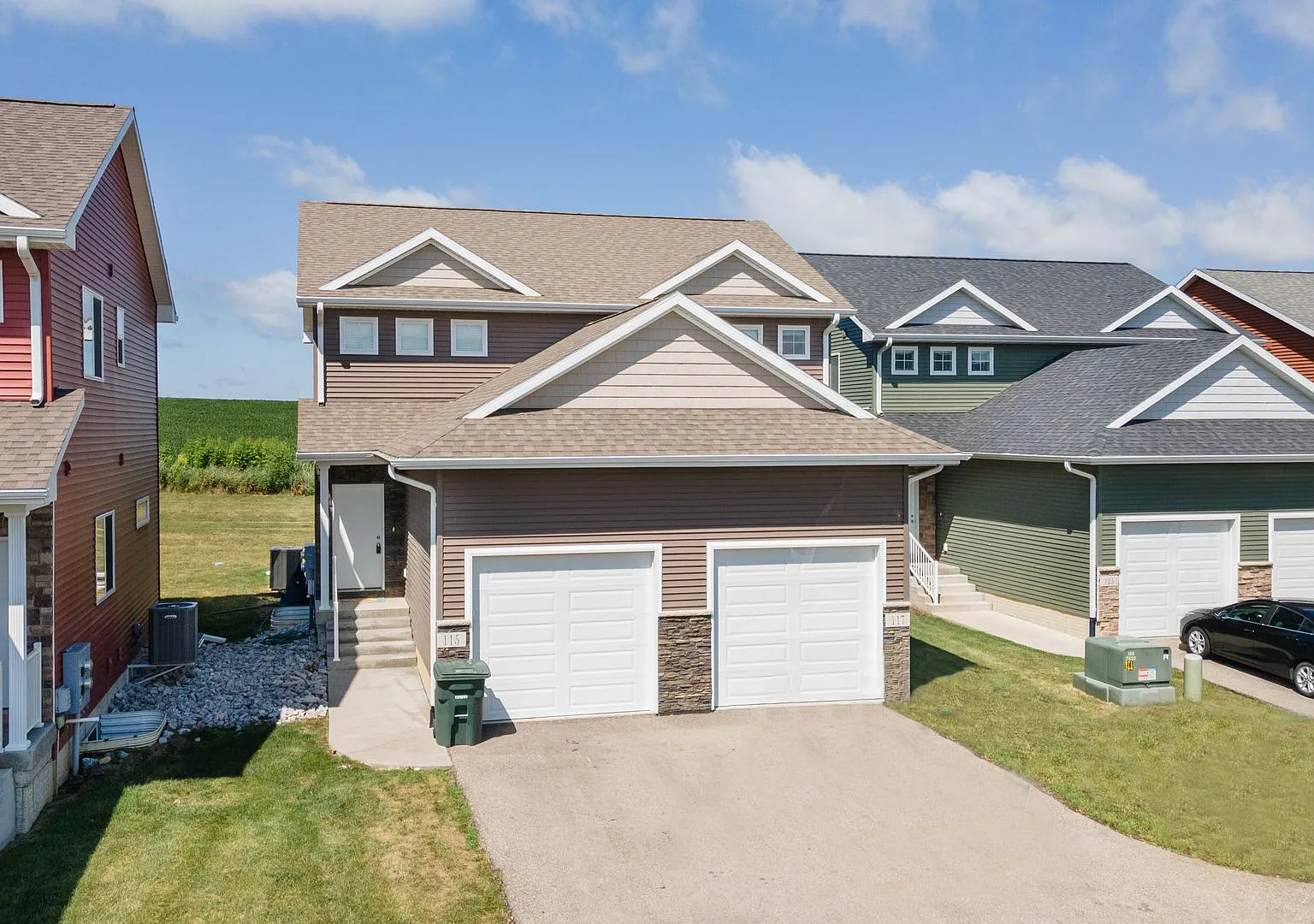 Summerland Twinhomes | Waterloo | Near Lost Island Waterpark — Photo 3