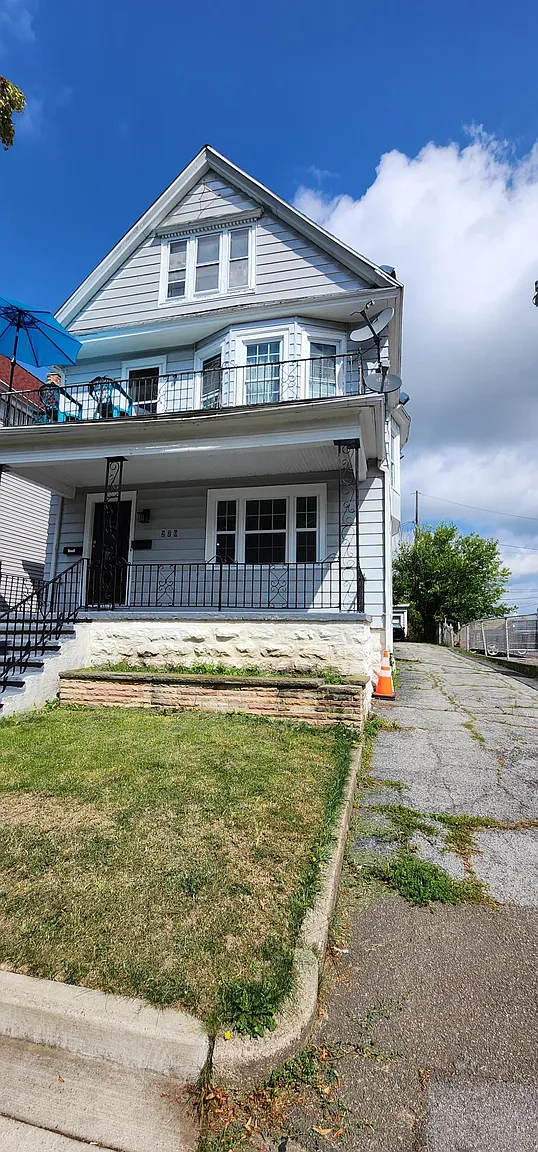 270 Breckenridge St photo 1