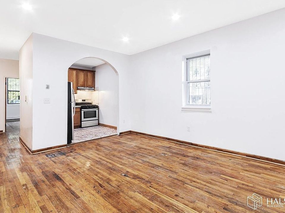 1st image of 387 Hawthorne St APT 1