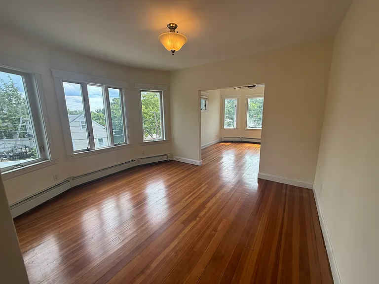 565 Main St #2 — Photo 4