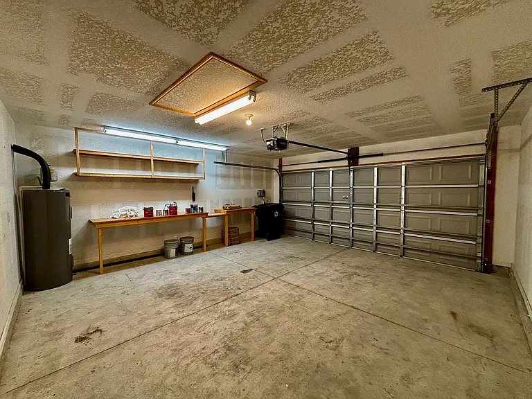 2427 Falling Star Ln — Photo 21