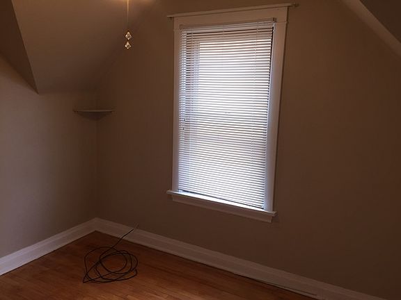 4th image of 2142 W Waveland Ave #2