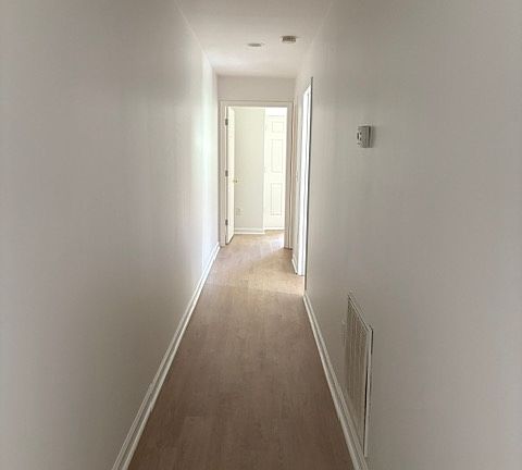 5th image of 219 Elaine Dr APT B