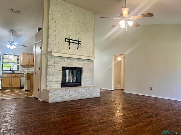 3rd image of 1705 Imperial Ct