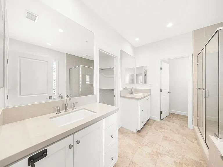 68 Henson — Photo 17