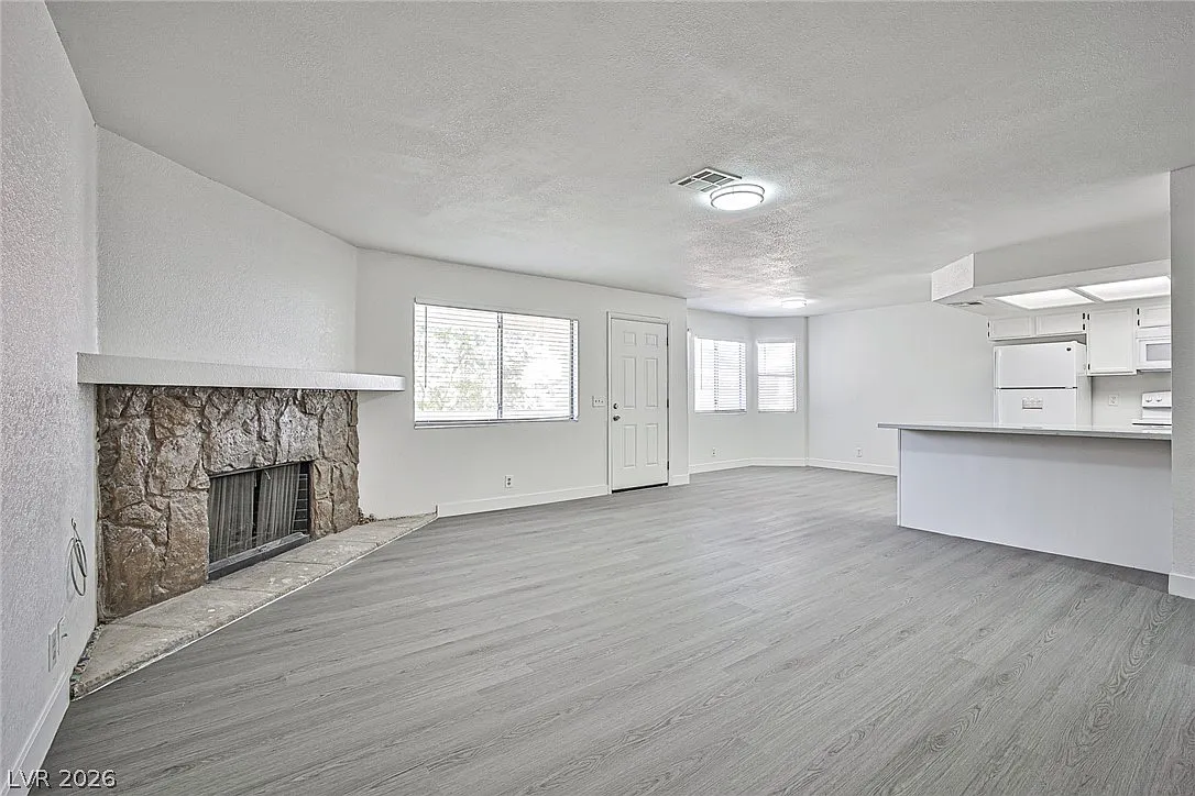 2 bed, 2.0 bath, 1136 sqft, $1,490 — Photo 3