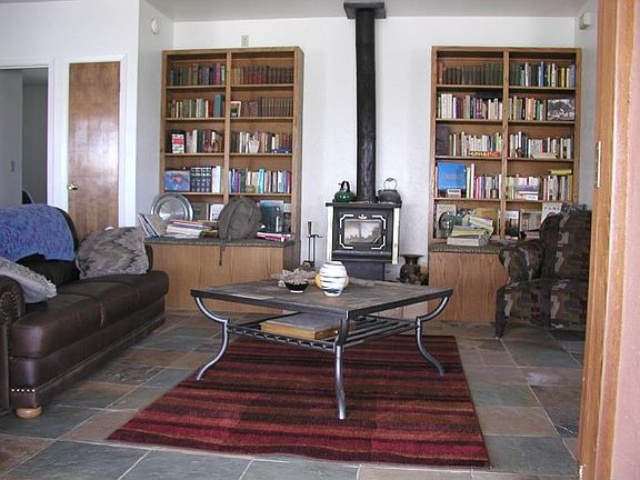 entertainment area w slate flr, woodstv 