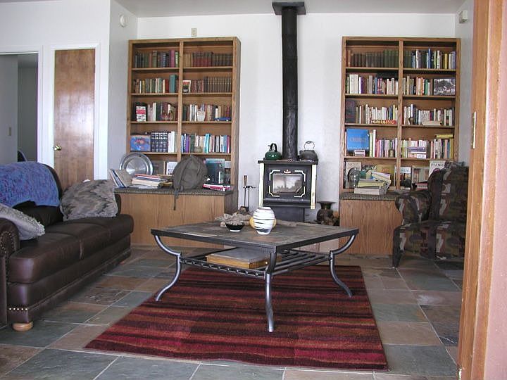 entertainment area w slate flr, woodstv 