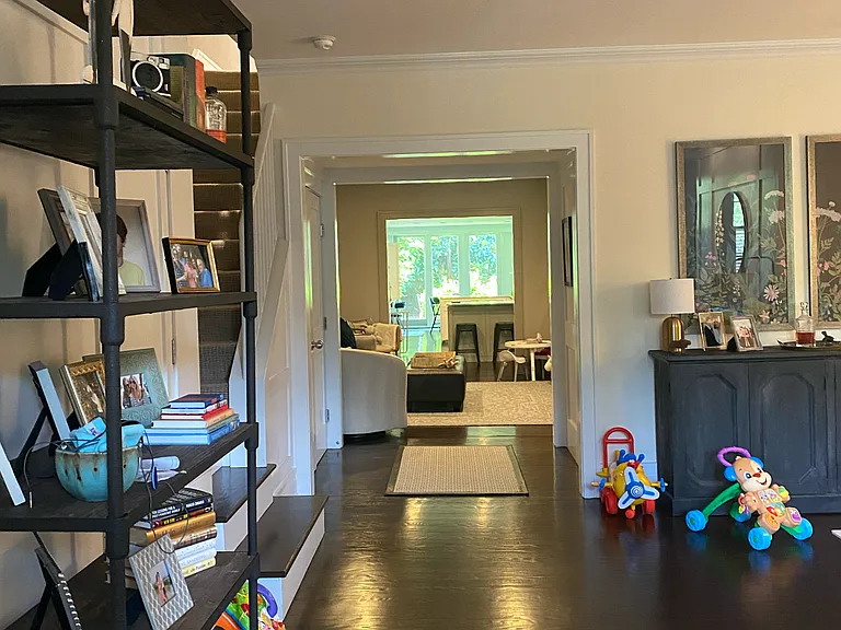 323 Pine St #1F — Photo 17