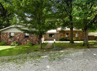 510 1st Ave NE, Gravette, AR 72736