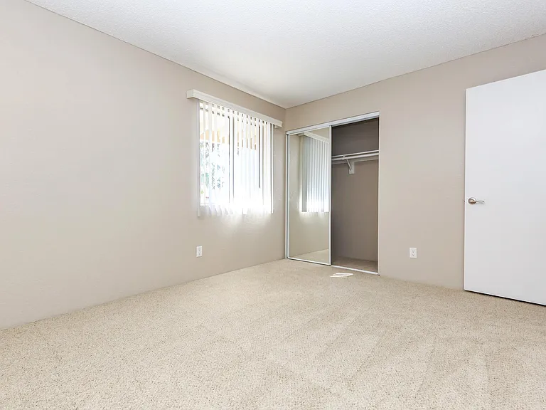 Carlyle Square Apartment Homes — Photo 49