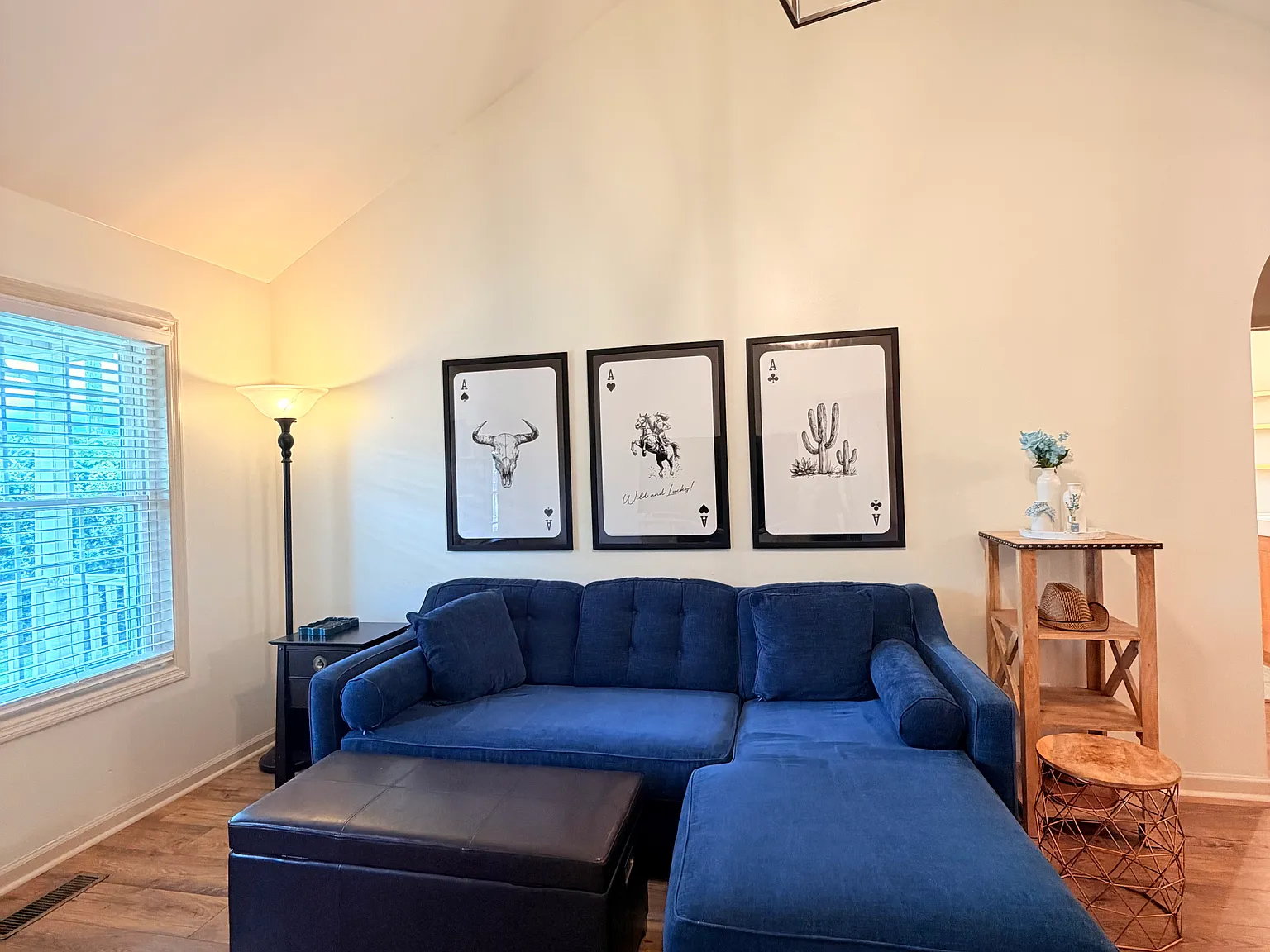 3 bed, 1355 sqft, $2,450 — Photo 3