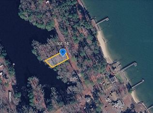 14 Warner Ln, Hague, VA 22469