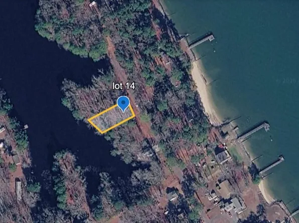 14 Warner Ln, Hague, VA 22469