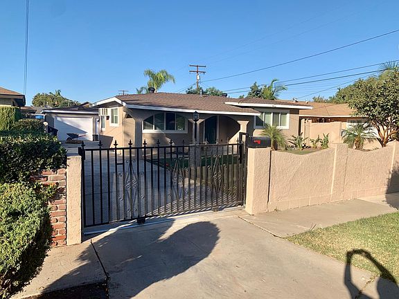 2nd image of 1105 E Saint Andrew Pl