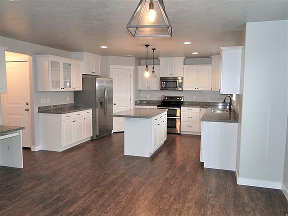 4th image of 503 S Independence St #211