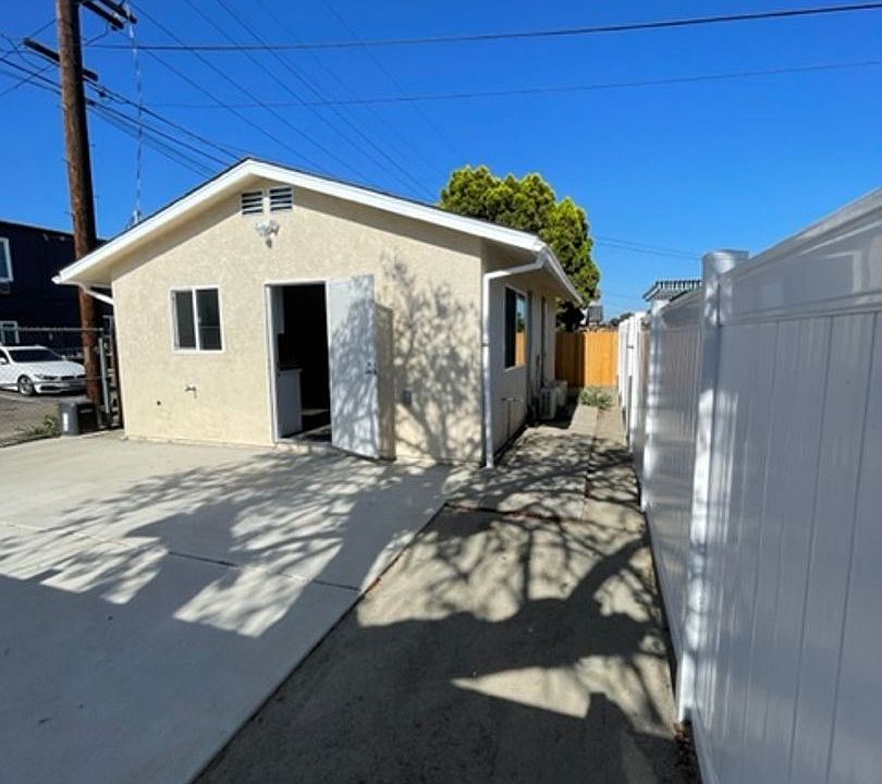 1st image of 3577 Newsome Dr