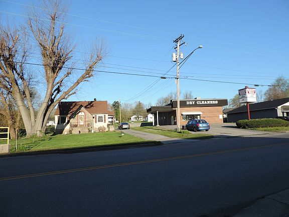 3rd image of 323 N Main St
