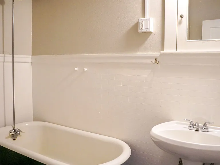2943 SE Alder St #20 — Photo 11