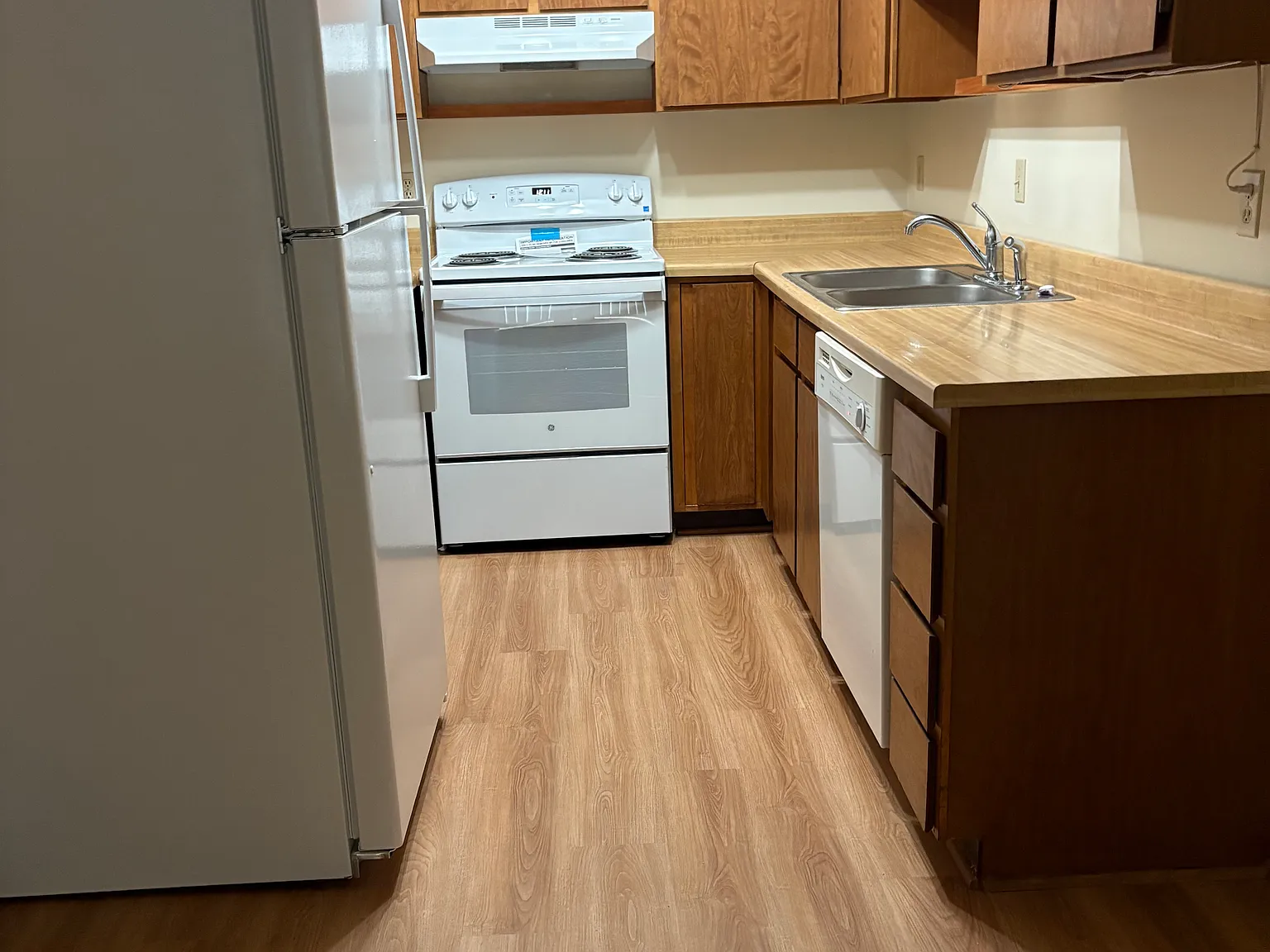 2 bed, 1904 sqft, $950 — Photo 2