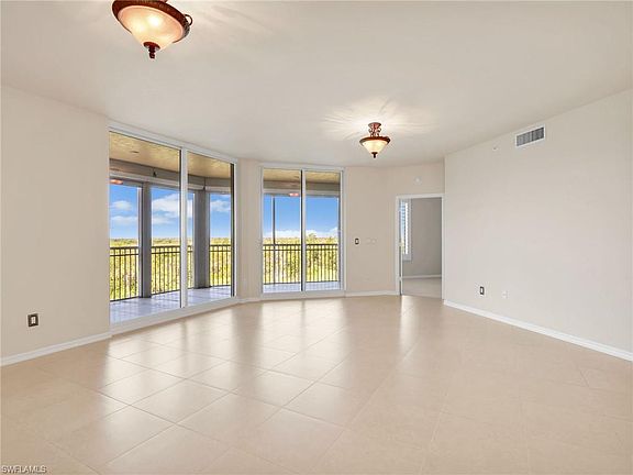 2nd image of 1001 Arbor Lake DR #202