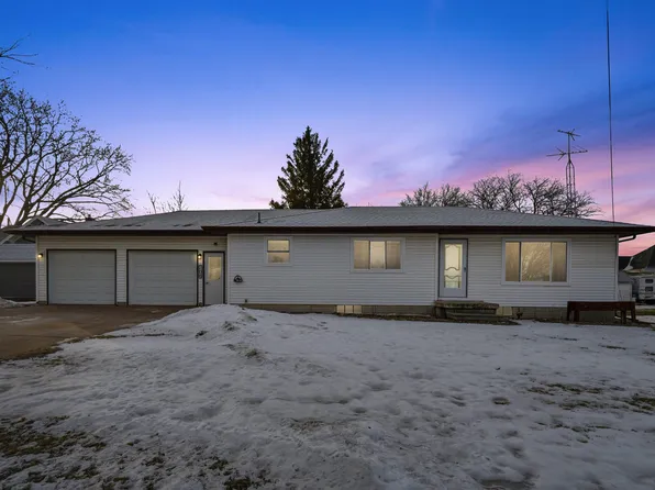 204 W 4th St, Wellsburg, IA 50680