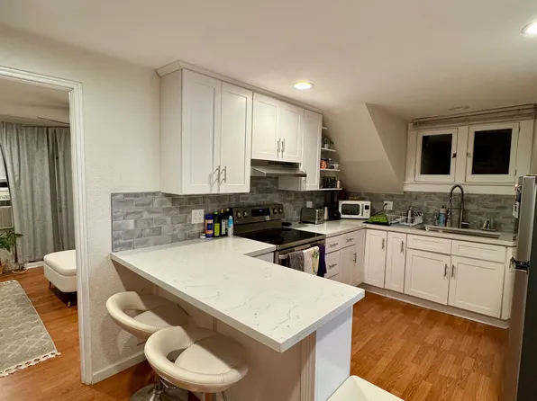 2350 East St, La Verne, CA 91750