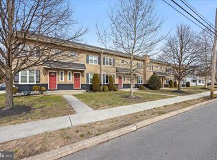 101 E Camden Ave APT 33, Moorestown, NJ 08057