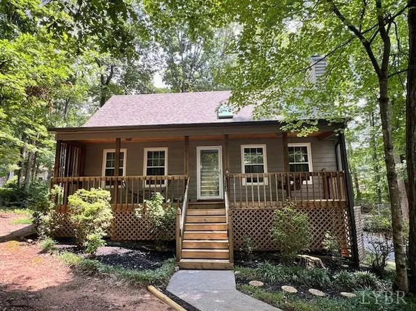 103 Capital Ln, Forest, VA 24551