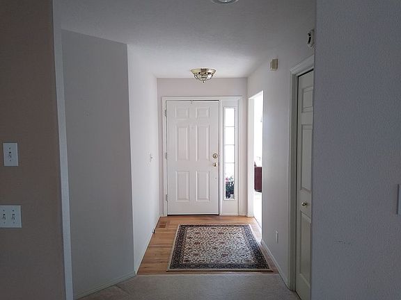 3rd image of 2735 Eastlake Dr SE