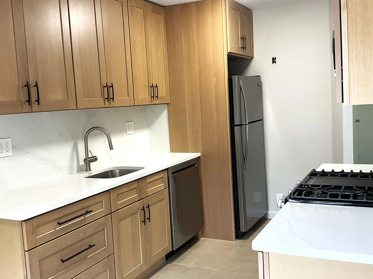 2 bed, 940 sqft, $2,975 — Photo 4