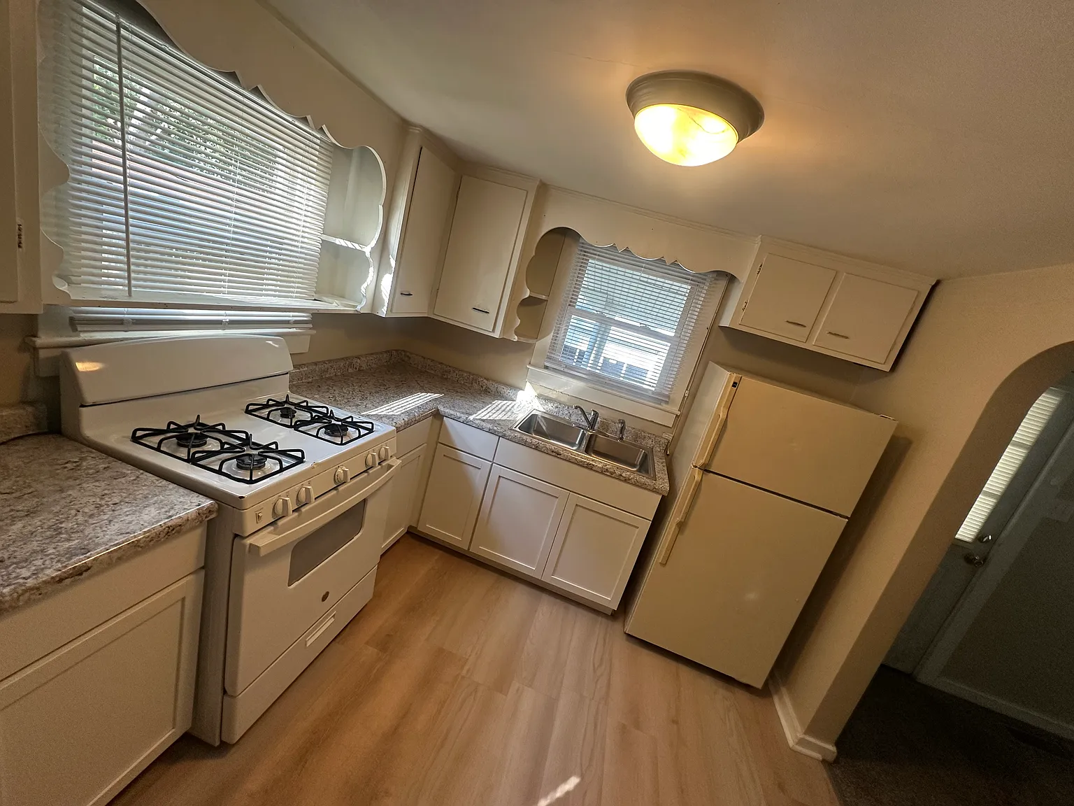 2 bed, 912 sqft, $1,075 — Photo 4
