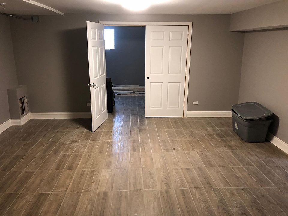 LIVING ROOM/KITCHEN COMBO