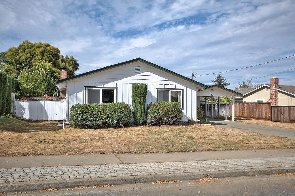 22 Hillswood Dr photo 1
