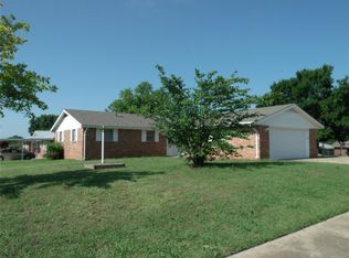 201 S Fenway Pl, Bartlesville, OK 74006