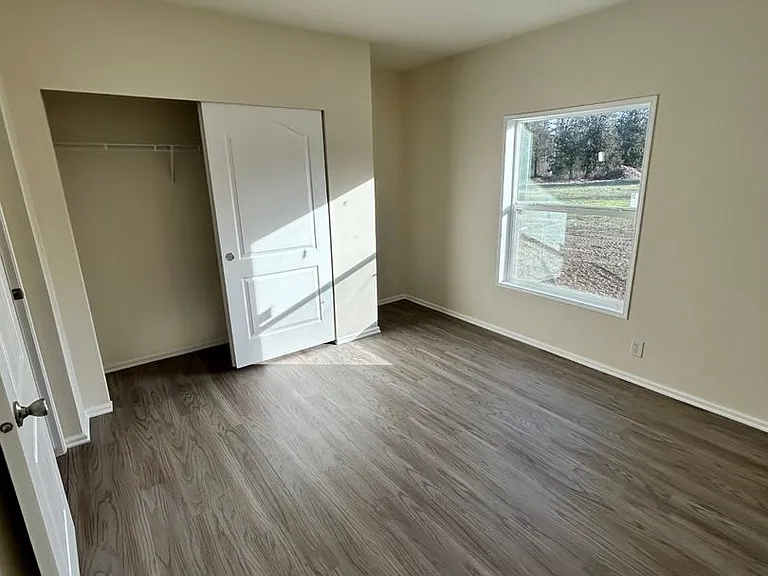 7420 Guide Meridian — Photo 3