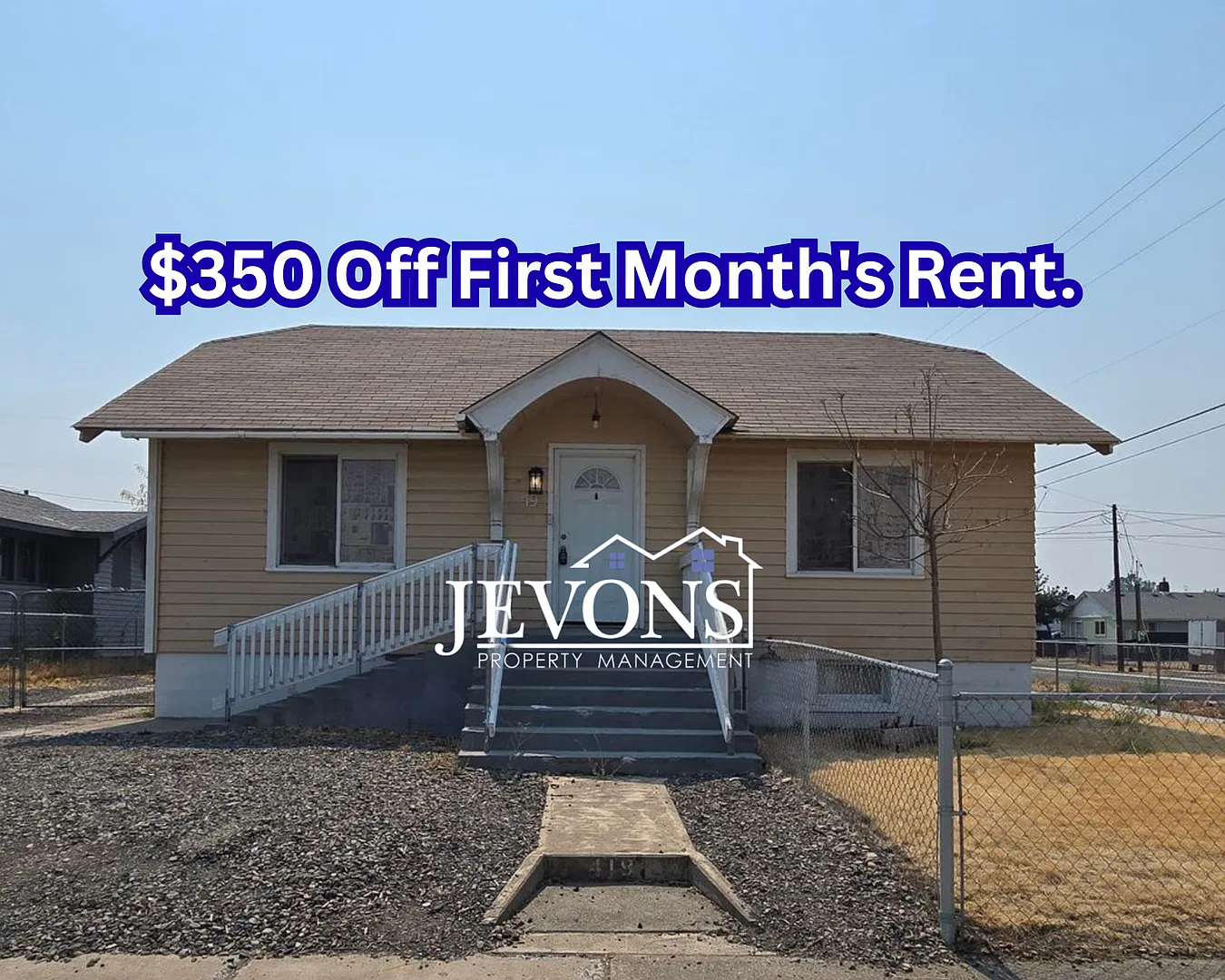$250 Off First Month's Rent. Charming 2 Bed, 1 Bath Home with Fenced Yard and Garage. — Photo 1