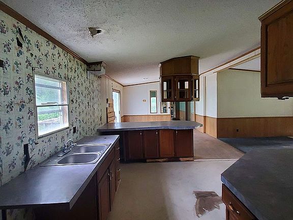 3rd image of 623 County Road 786
