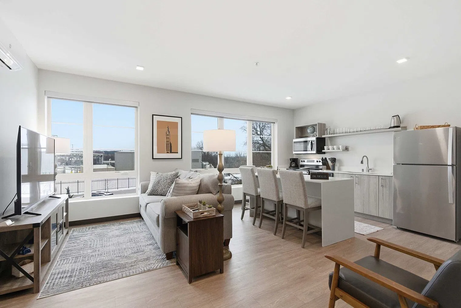 2 bed, 1.0 bath, 882 sqft, $3,051 — Photo 3