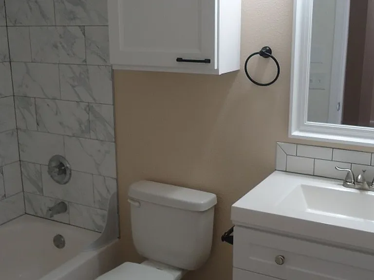 Glenview West Apartments — Photo 9