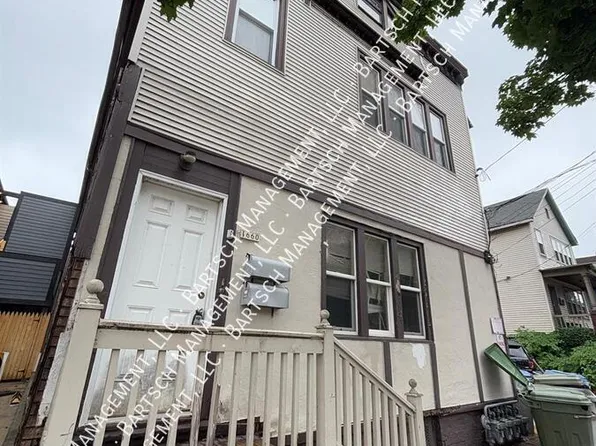 1660 N Arlington Pl #Uf, Milwaukee, WI 53202