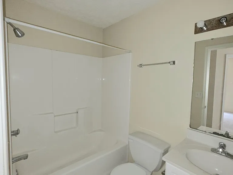 2871 S Walnut Street Pike — Photo 2